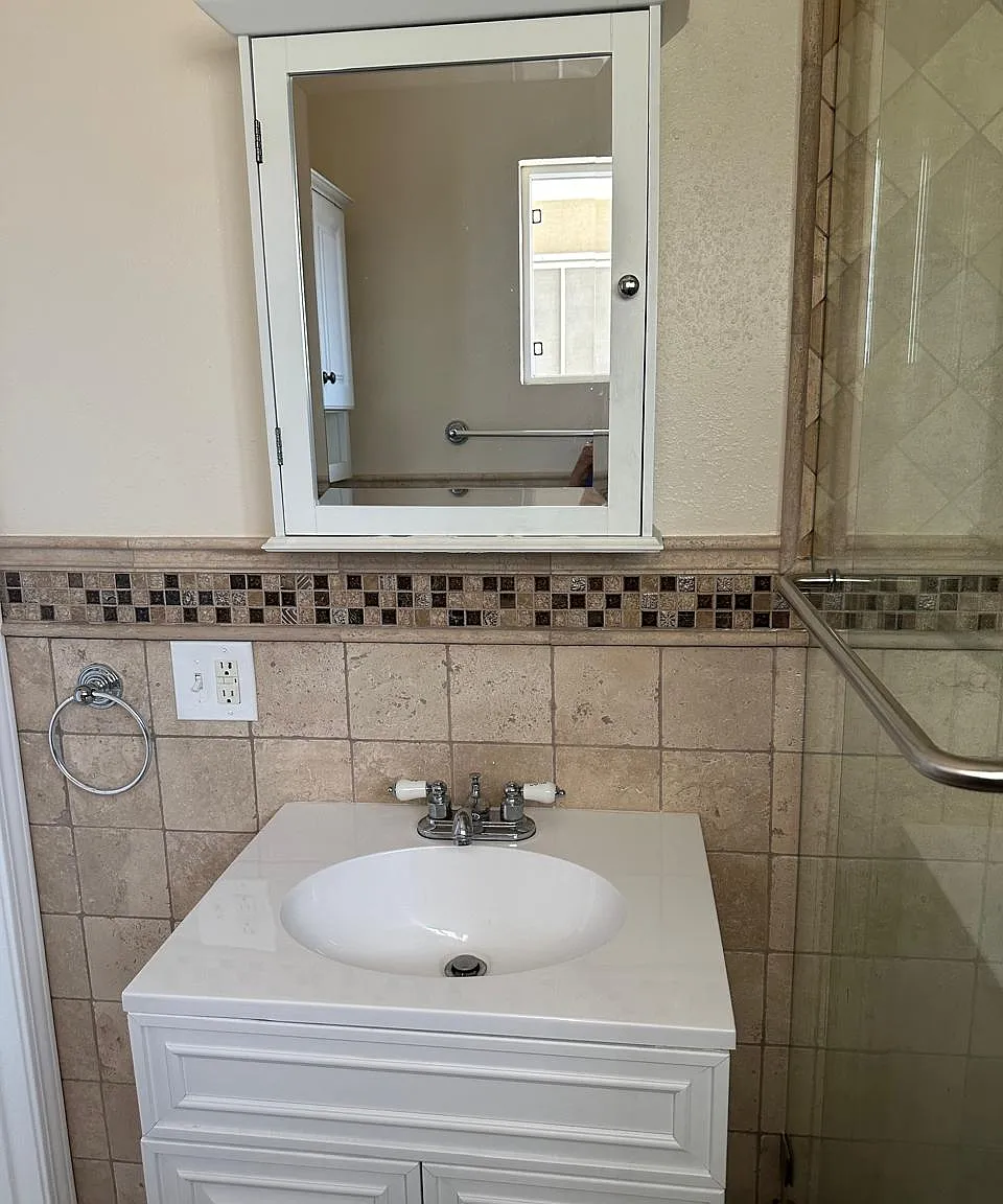 Studio, 400 sqft, $1,700 — Photo 2