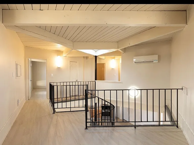 4301 Harriet St — Photo 11