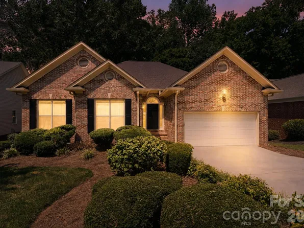 1935 Hamptonwood Rd, Rock Hill, SC 29732