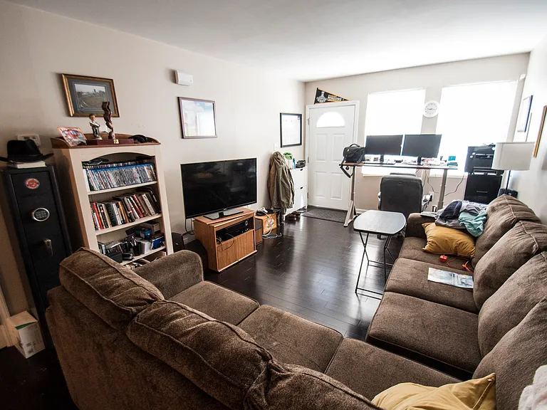 2516 Josephine St — Photo 4