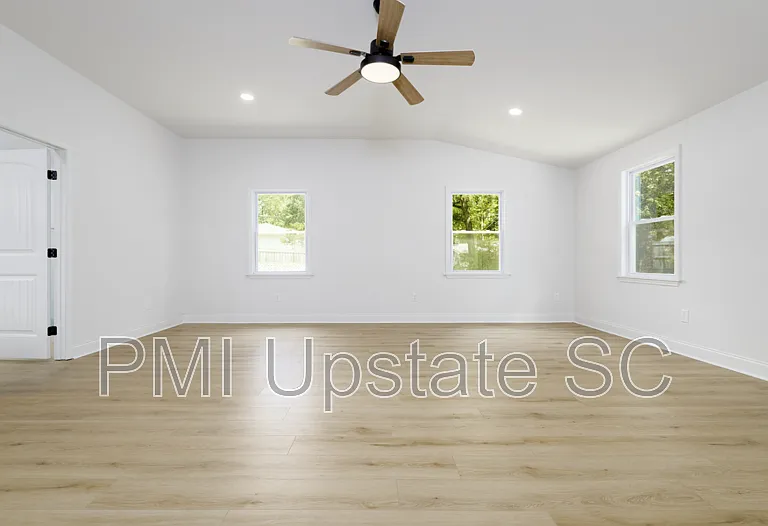 101 Paris View Dr — Photo 20