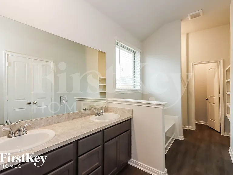 26020 Babe Ruth Dr — Photo 9