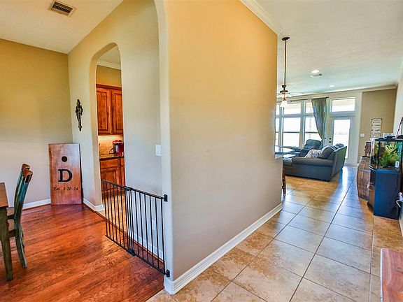 4th image of 5364 Colony Dr