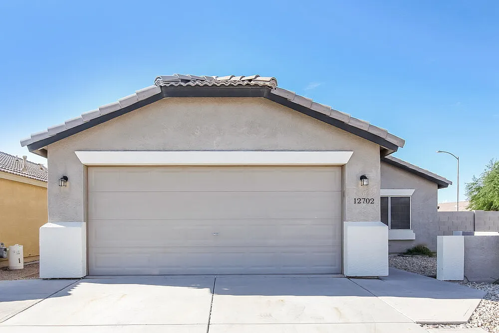 3 bed, 2.0 bath, 1374 sqft, $1,855 — Photo 1