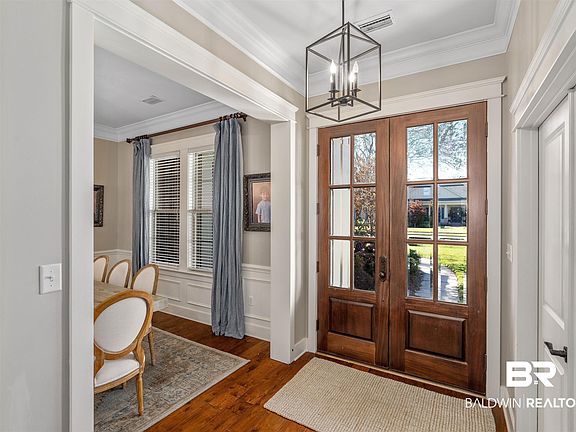 3rd image of 378 Lambton St