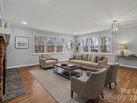 3rd image of 8101 Kerrybrook Cir