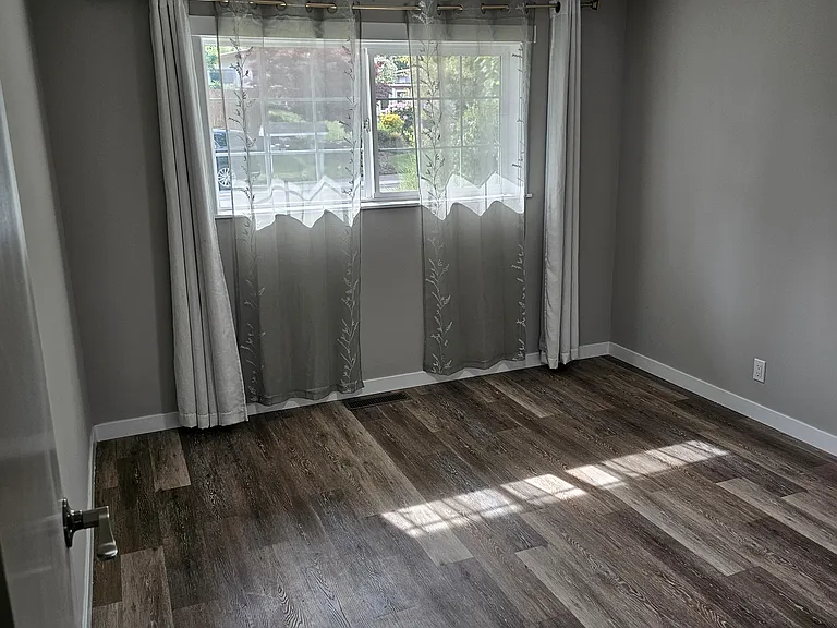 1020 151st Ave SE #1 — Photo 30