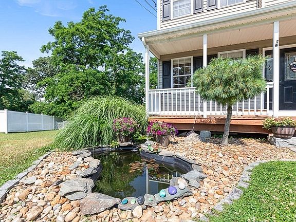 4th image of 15 Dolphin Cir