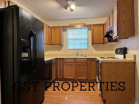 3rd image of 6916 Ellesmere Dr