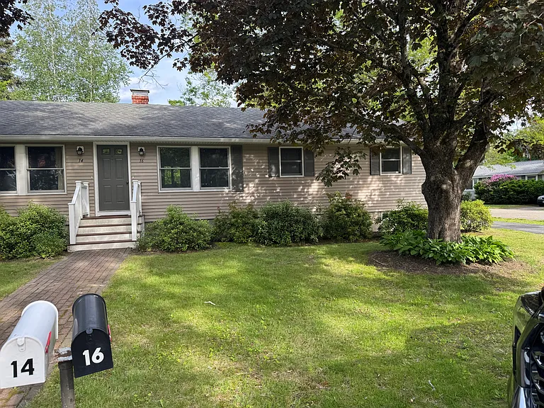 16 Saran Ave #1 — Photo 16