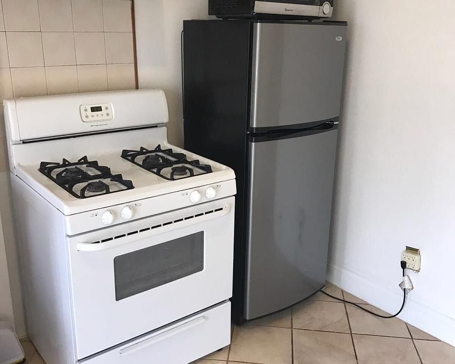 1st image of 126 Irving St #2