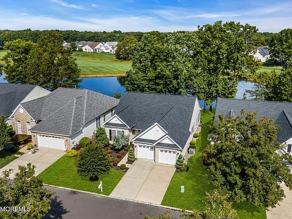 3rd image of 28 Winged Foot Road