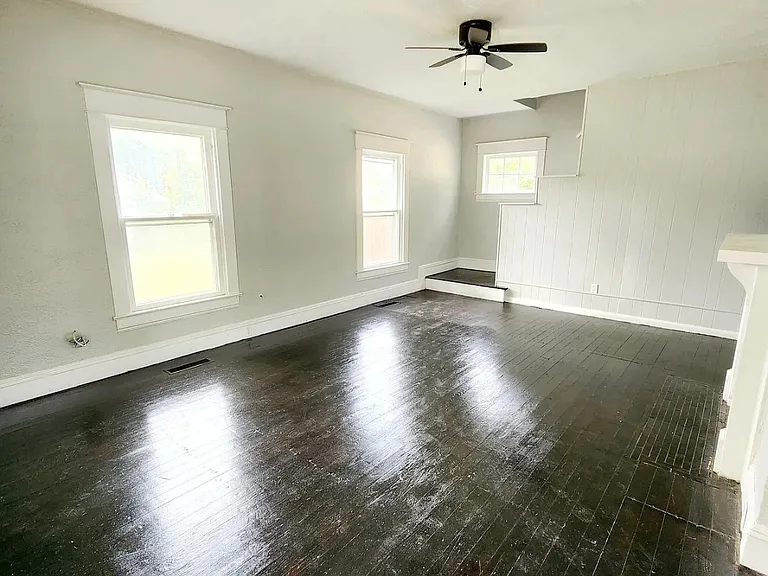 2370 Lagonda Ave — Photo 3