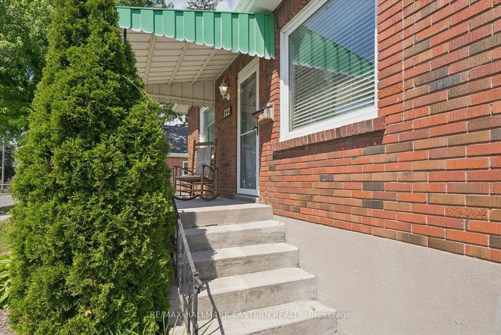 522 King George St, Peterborough, ON - View 3