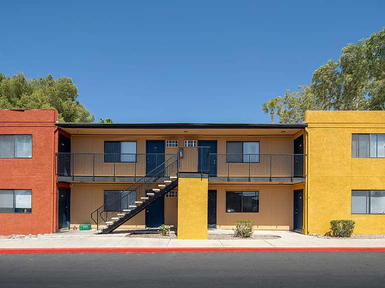 Columbus Terrace — Photo 9