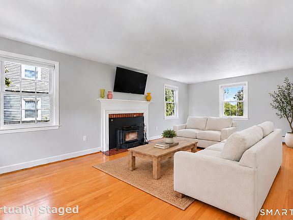 3rd image of 394 Wolcott Hill Road