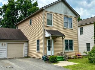 10 Stanley Dr, Great Barrington, MA 01230