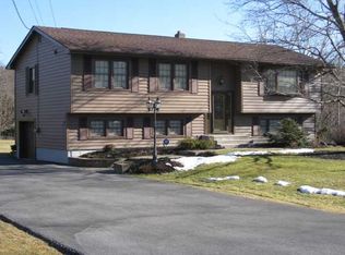25 Meadow Ave, Washingtonville, NY 10992
