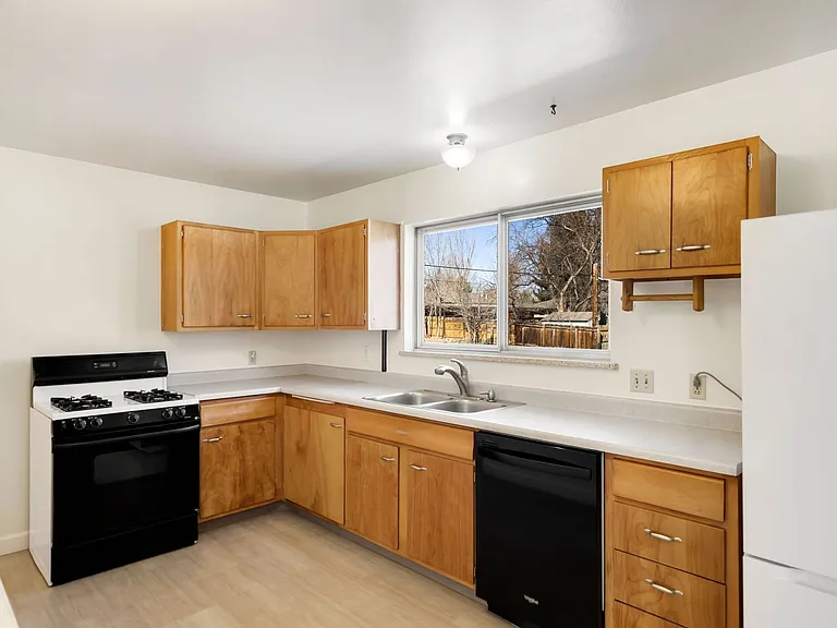 404 Cornell Ave — Photo 7