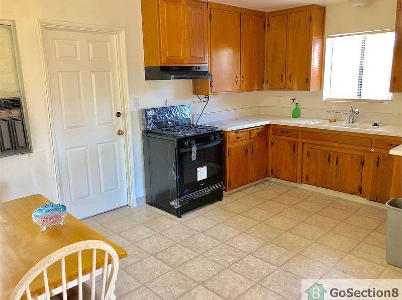 2nd image of 17748 Hawthorne Ave