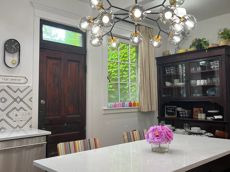 1635 N Wolcott Ave — Photo 16