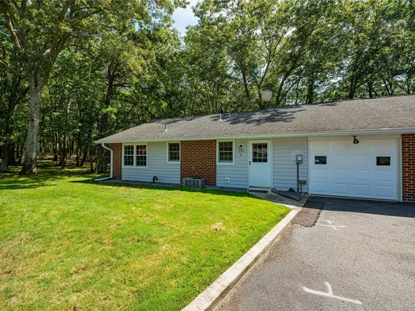 235 Blackpool Court #B, Ridge, NY 11961