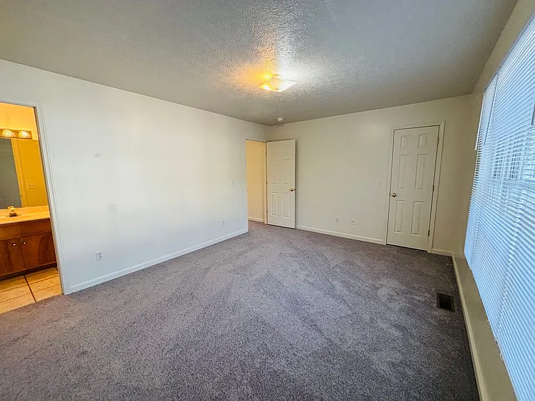 724 Park St — Photo 13