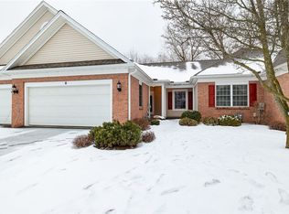 6 Onyx Dr, Penfield, NY 14526