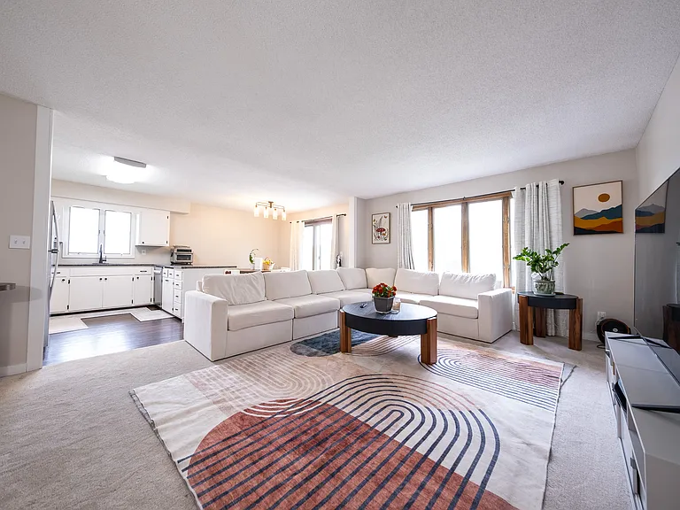 16503 Franklin Trl SE — Photo 3