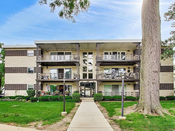 2nd image of 901 8th Ave APT 12