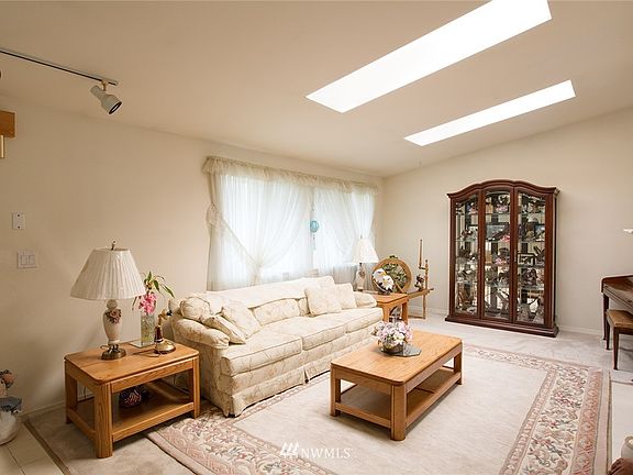 2nd image of 11055 NE 116th Street