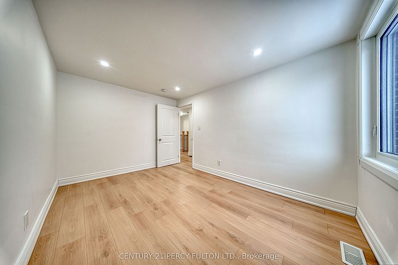 Toronto House for rent - 4 Bedrooms — photo 22