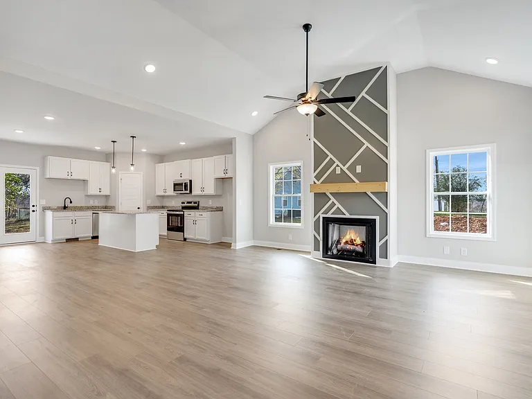 533 S Halifax Ct — Photo 3