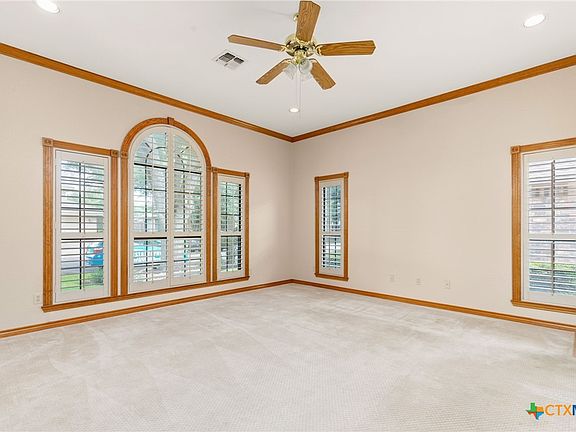 3rd image of 144 Gardenridge Dr