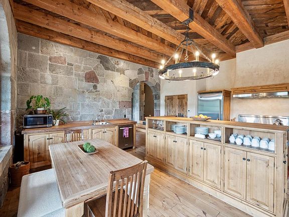 5th image of 18000 Gehricke Road