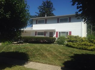 5290 Hedgewood Rd, Columbus, OH 43229