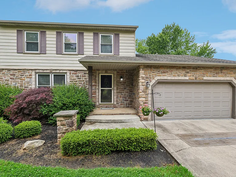 4702 Alger Rd — Photo 1