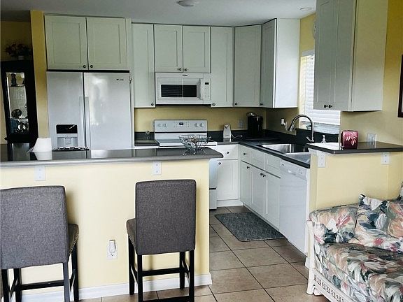 3rd image of 97 Spring Lake Dr