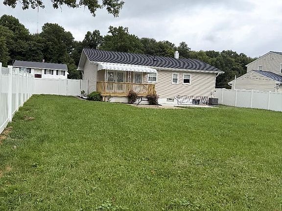 3rd image of 3914 Carthage Rd