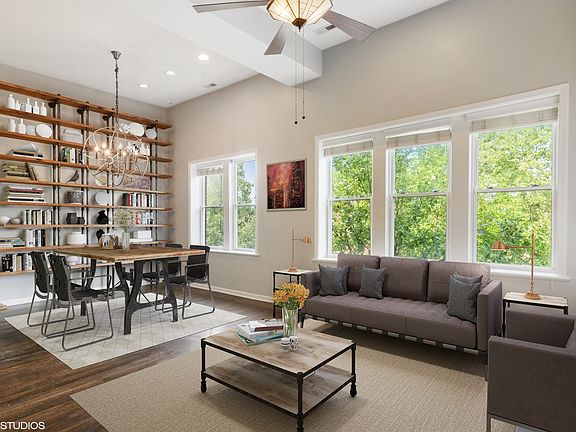 2nd image of 2551 W Ainslie St APT 3