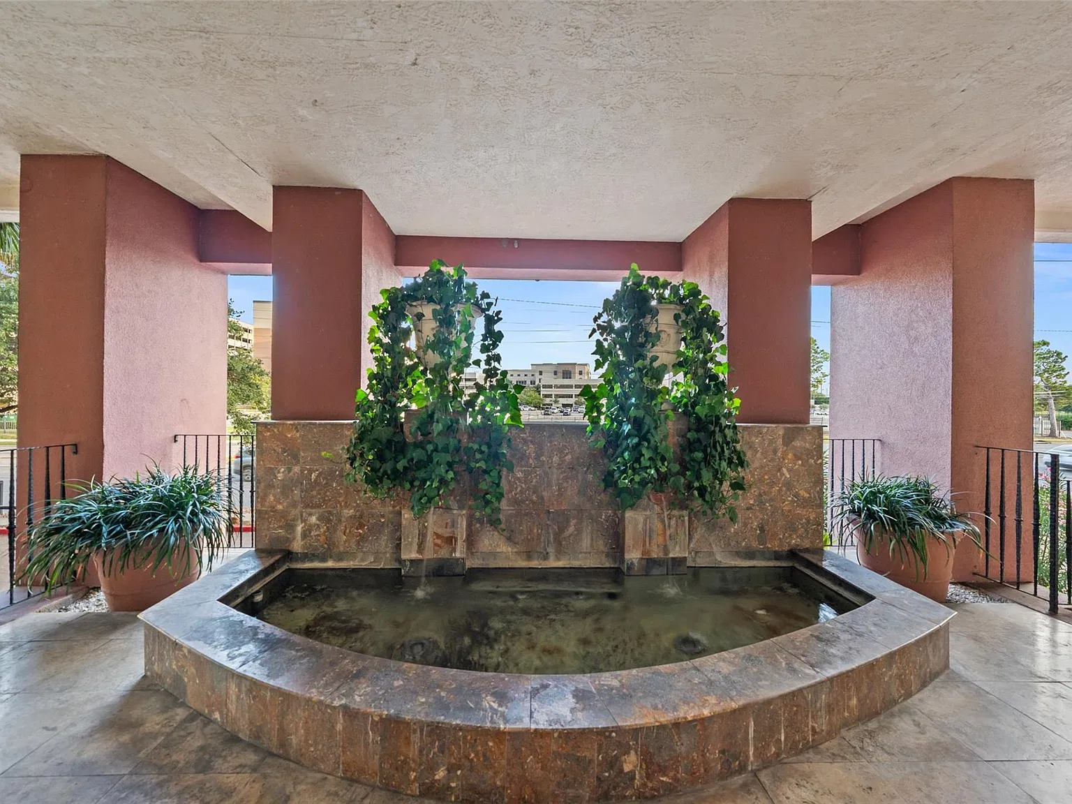 2 bed, 2.0 bath, 1233 sqft, $2,100 — Photo 4