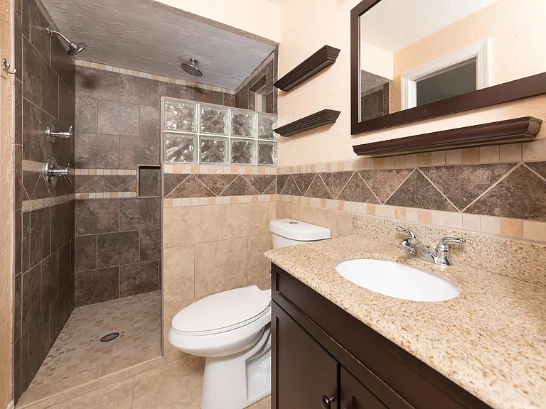 3222 Nottingham Ln — Photo 13
