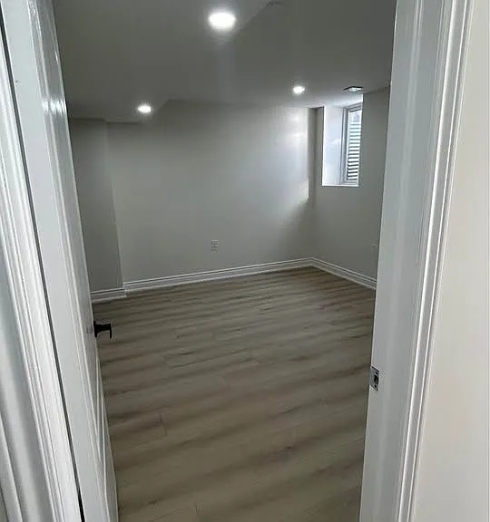 30 Babcock Cres #BASEMENT — Photo 12