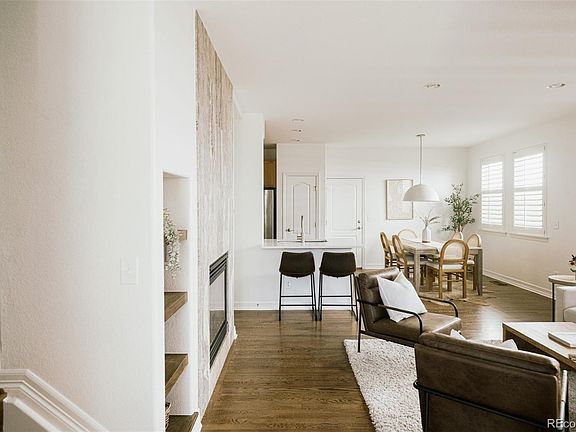 5th image of 3423 Wabash Street