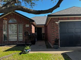 1008 Meadowbrook Dr, Portland, TX 78374
