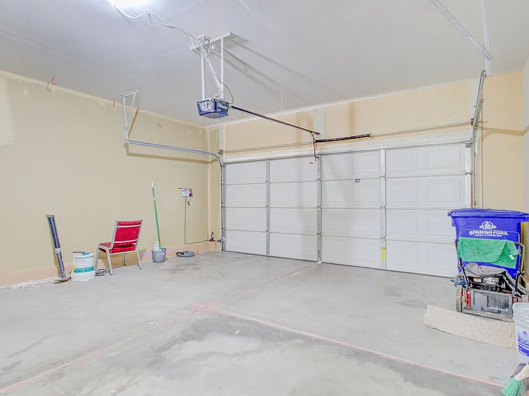 1153 W 400 S — Photo 57