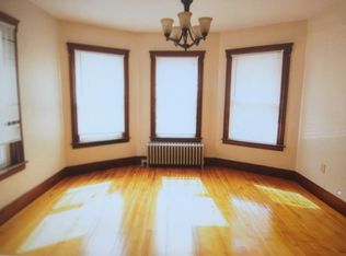 33 Barclay St, Worcester, MA 01604