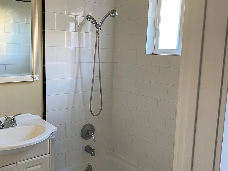4525 Fountain Ave #105 — Photo 5