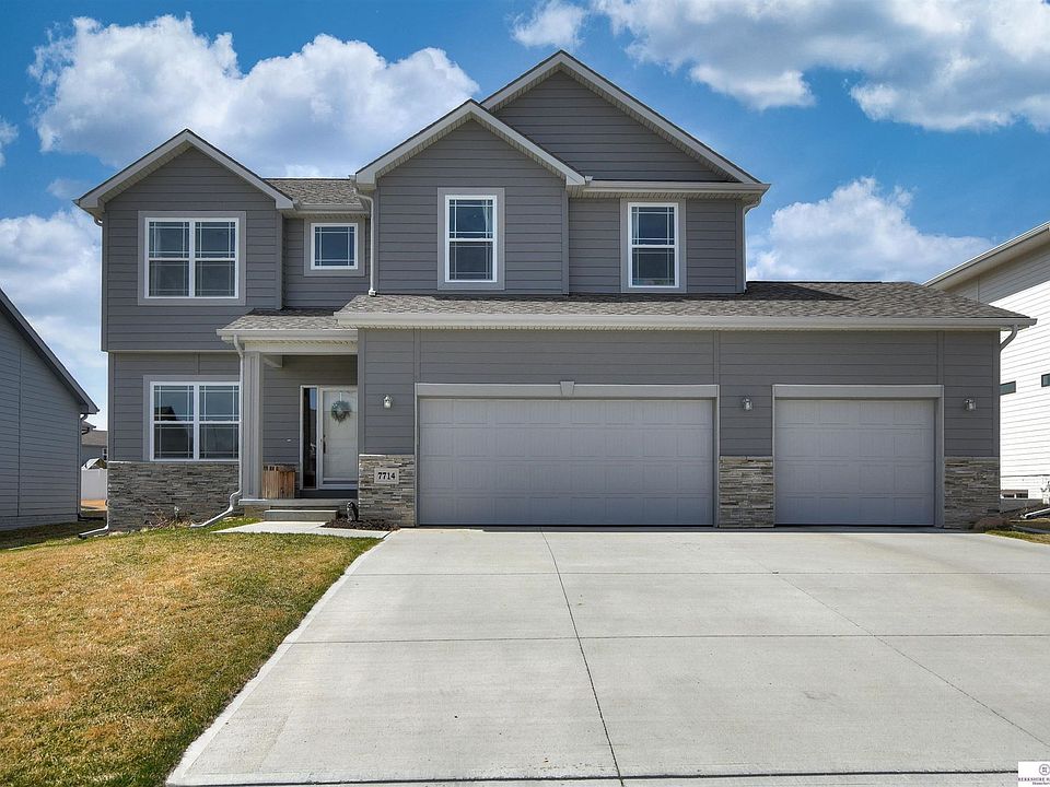 1st image of 7714 S 194th Ave