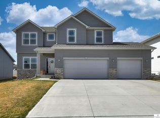 7714 S 194th Ave, Gretna, NE 68028